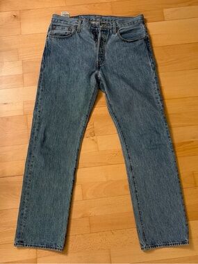 Levi's Men's Straight-Leg Jeans in Medium Blue Denim